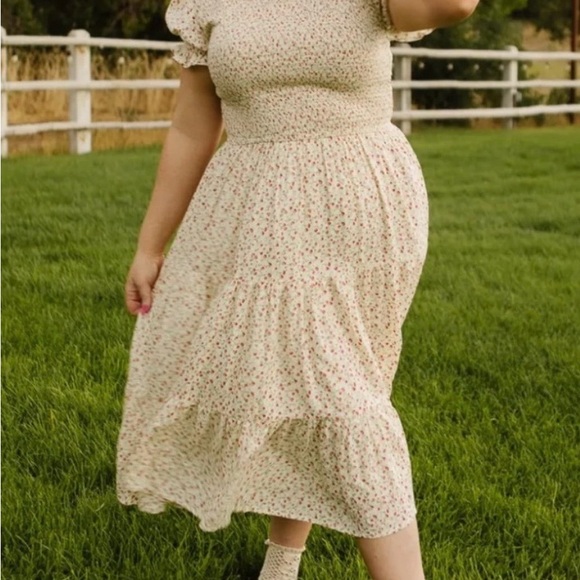 Ivy City Co Delia Dress - Picture 2 of 2